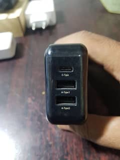 Samsung made in taiwan  3 port travel adopter