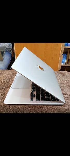 MacBook Air M1 2020 8GB 512GB 13" Silver Color with Box MGNA3 11