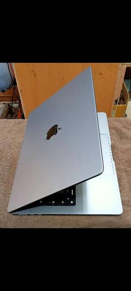 MacBook M1 Pro 2021 32GB 512GB 14" CTO Model A2442 10