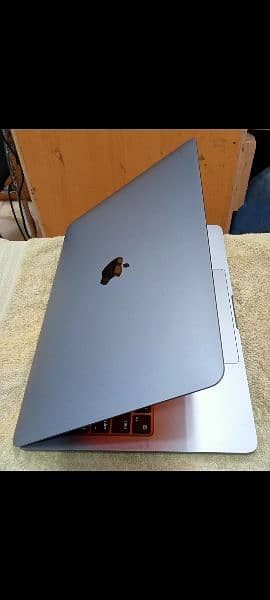 MacBook Pro M2 2022 MNEH3LL/A 8GB 256GB 13" Display 14