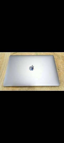 MacBook Pro M2 2022 MNEH3LL/A 8GB 256GB 13" Display 17