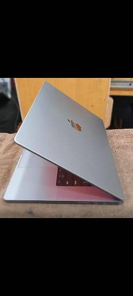 MacBook M1 Pro 2021 16GB 512GB 16 Inch MK183 12