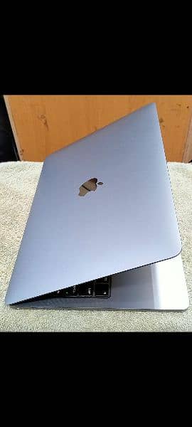 MacBook Pro 2020 Core i5 / i7 8GB/ 16GB/32GB 512GB / 1TB 13" Display 14