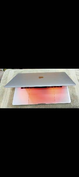 MacBook Pro 2017 Core i7 16GB 512GB 15" Display A1707 14