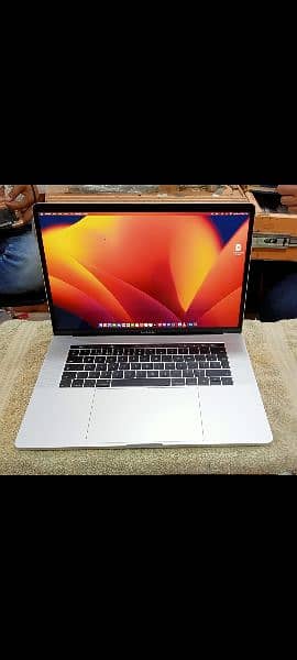 MacBook Pro 2017 Core i7 16GB 512GB 15" Display A1707 15