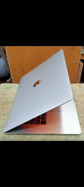 MacBook Pro 2017 Core i7 16GB 512GB 15" Display A1707 16