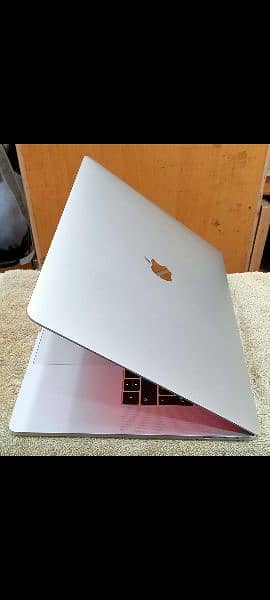 MacBook Pro 2017 Core i7 16GB 512GB 15" Display A1707 18