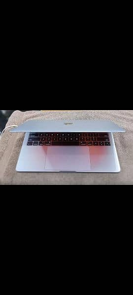 MacBook Pro 2016 2017 13" Touch Bar & Non Touch Bar 11