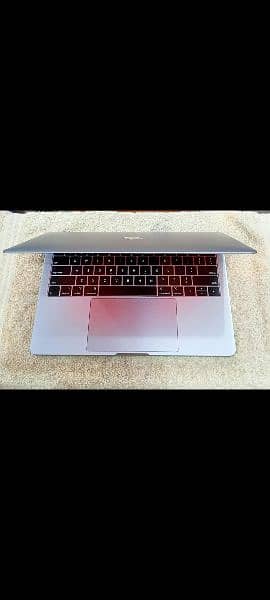 MacBook Pro 2019 Core i5/ i7 8GB/ 16GB 128GB/ 256GB/ 512GB 13" Display 0