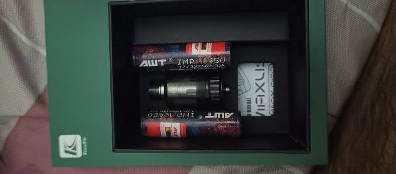 FreeMax vape 168W dubble battery exchange possible with mobile 2