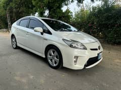 Toyota Prius model 2014 Automatic