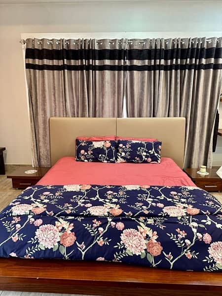 king bed with Diamond spring mattress 0