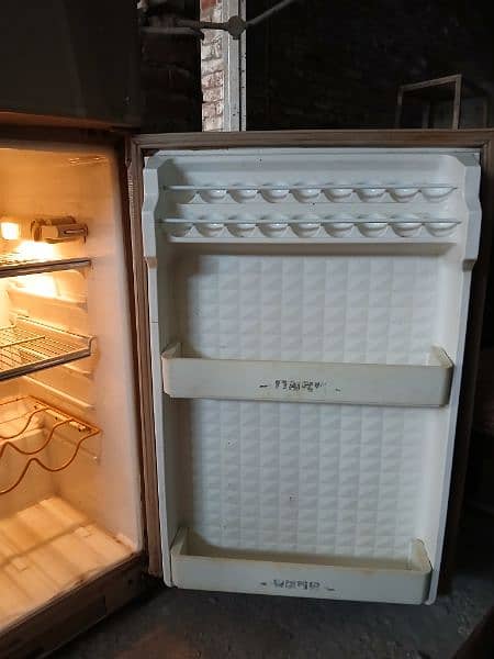 Dawlance Refrigrator/ Fridge 2