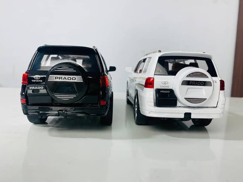 Toyota Land Cruiser Prado Diecast model cars 1:24 Scal 18