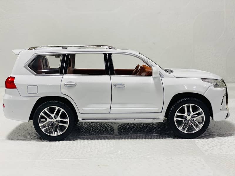 Diecast Lexus LX570  Model car Brand new pack 5