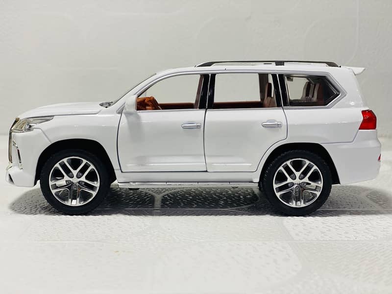 Diecast Lexus LX570  Model car Brand new pack 7