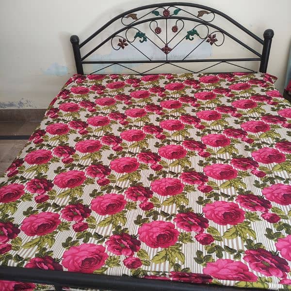 Iron Bed with mattress in new condition 0