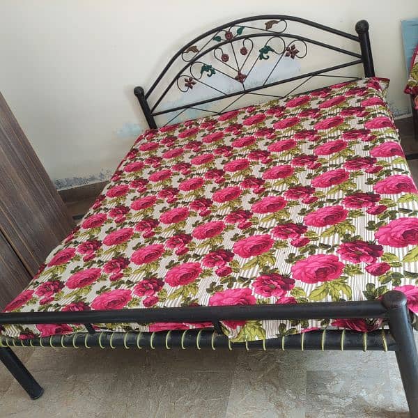 Iron Bed with mattress in new condition 4