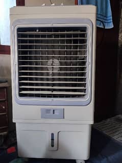 12v Dc air cooler for sale in new condition just 1 month used