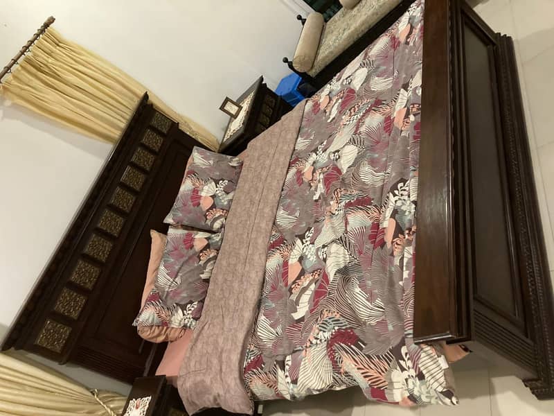 Queen bed  solid wood  with side tables and console 0