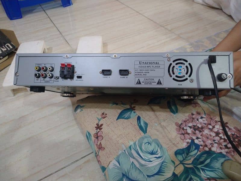 VCD / CD / MP3 audio video player for urgent sale. 0