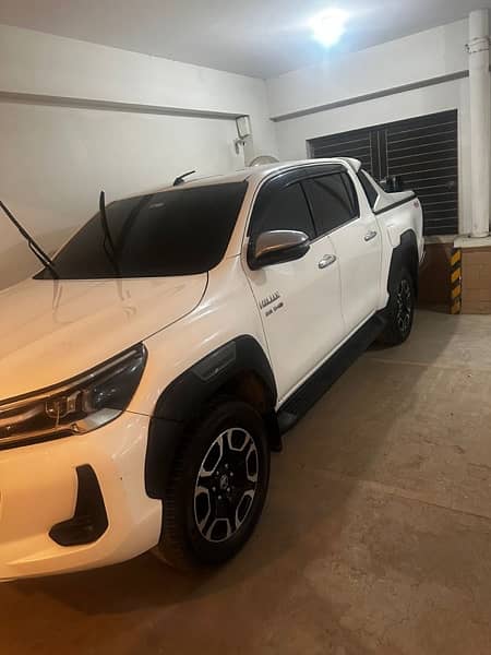 Toyota Hilux 2021 / 2022 1