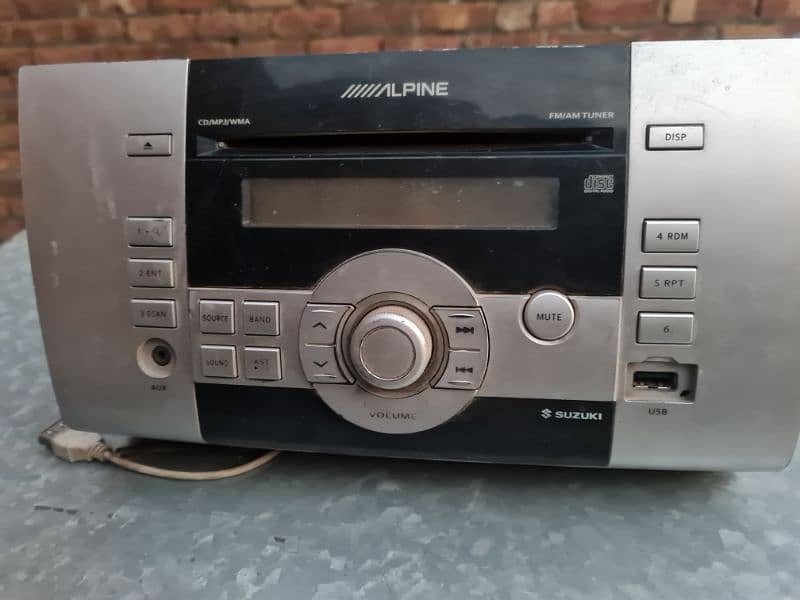 Original CD player Swift car 0