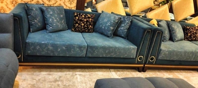 I want sale my beautiful sofa set. 3