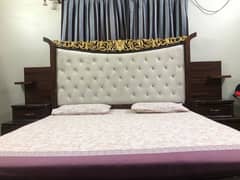 King size bed & dressing table