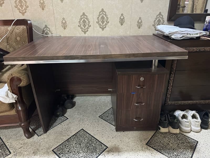 table for office and study use 0