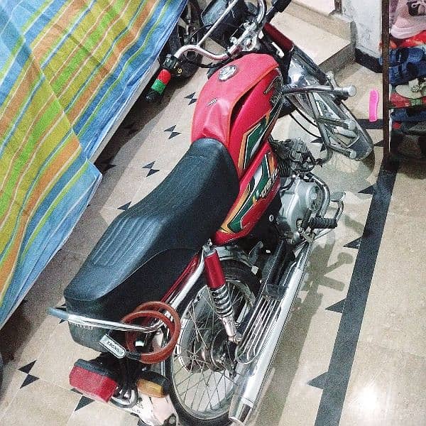 United bike rare used geniune condition 22 model islamabad registered 4