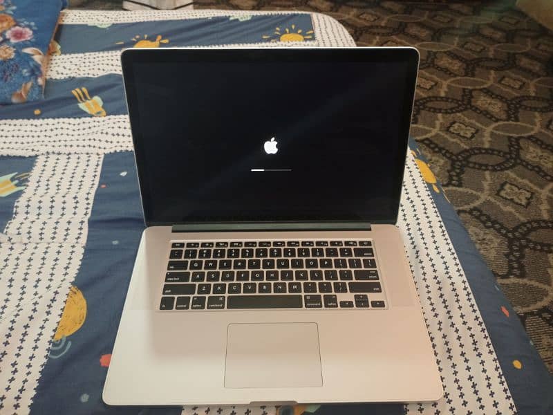 Apple MacBook pro A1398 2015l Fresh USA Stock 1