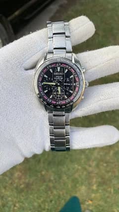 Seiko solar chronograph in pristine condition