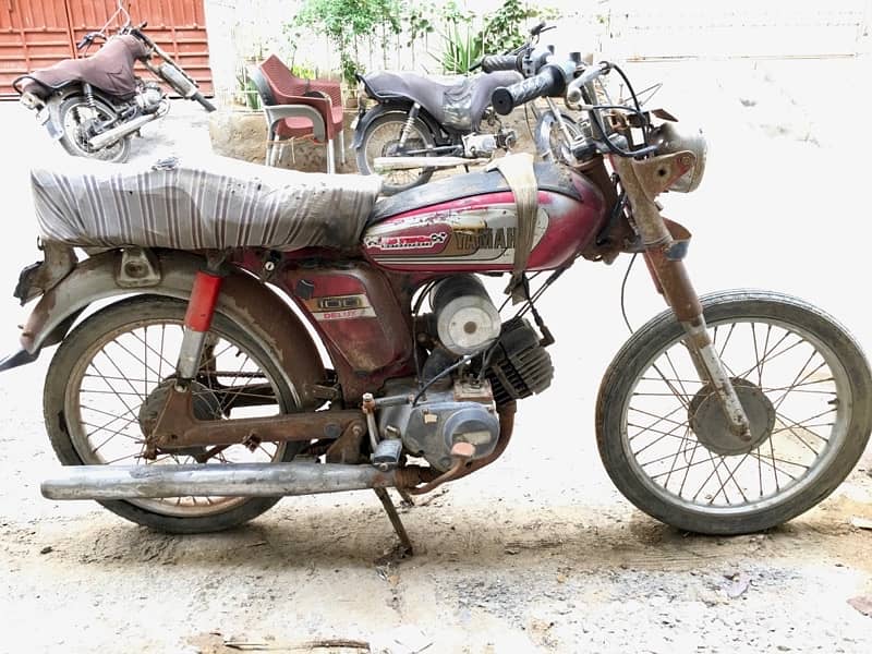 Old Yamaha 100cc 2 stroke 1