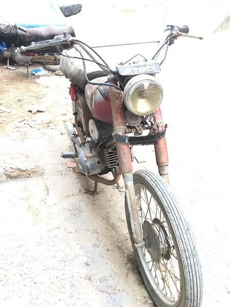 Old Yamaha 100cc 2 stroke 2