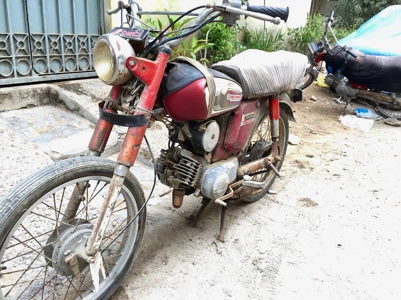 Old Yamaha 100cc 2 stroke 3