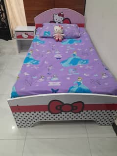 Kids hello kitty bed with side table