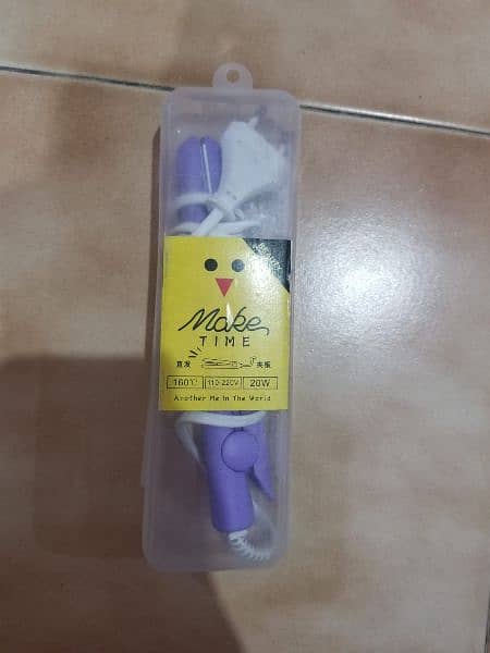 MINI HAIR STRAIGHTENER 1