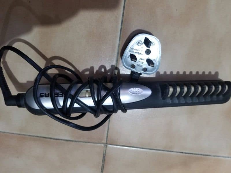 BAHRAIN IMPORTED GEEPAS GH6255 HAIR STRAIGHTENER 4