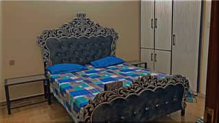 Iron bed king size