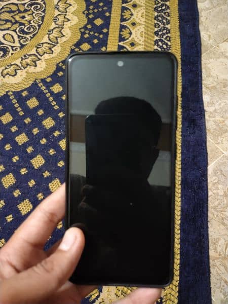 Samsung Galaxy A51 6/128 in 10/10 condition. 6