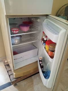 pell ka fridge ha full new ha urgent for sale