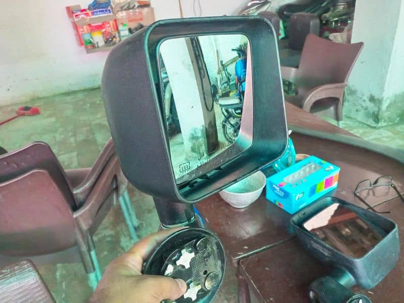 Jeep Wrangler side mirror 3