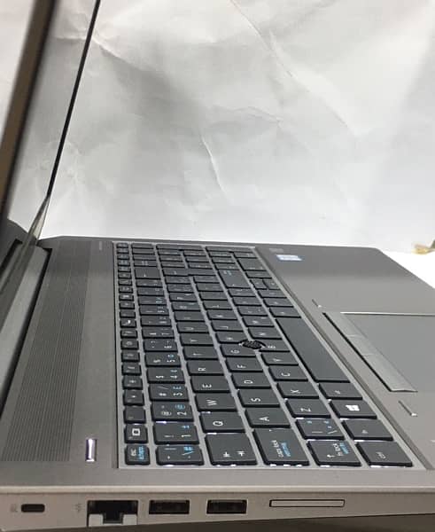 HP ZBook 15 G5 - 15.6" FHD,i7, 16GB RAM, 512GB SSD, NVIDIA Quadro 2000 6