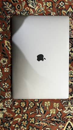 Macbook 2019 Pro Core i7 16GB Ram 512 SSD TouchBar