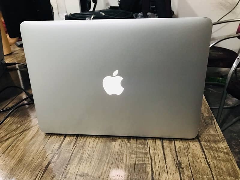 Core i5 macbook  pro 2015 sale or exchange 3