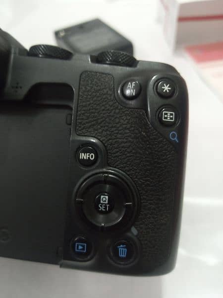 CANON RP Mirrorless Full Frame 4