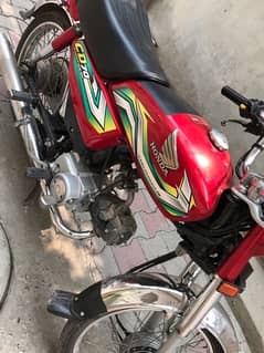 Honda 70 good condition  urgent sale only  call