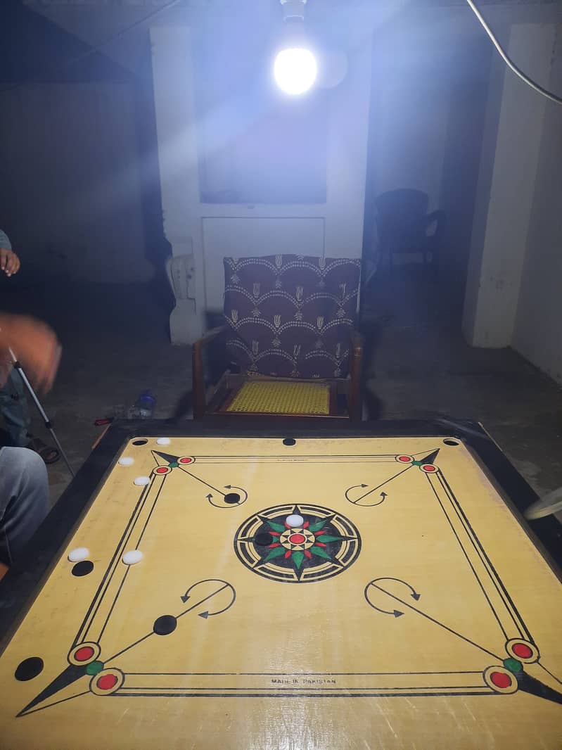 Carrom board 0