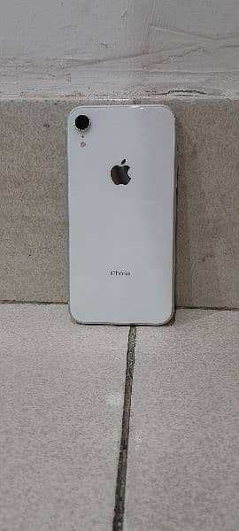 IPHONE XR NON PTA  ORIGINAL ALL OK AND WORKING [ NOT FOR EXCHANGE ] 2